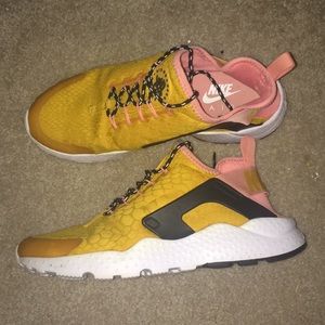 COPY - Nike Air Huarache Run Ultra SE Size 9